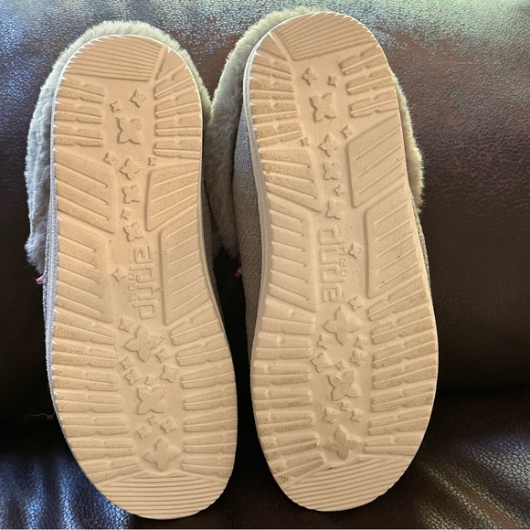 NEW Hey Dude fur lined shoes - new with tags! - Picture 12 of 16
